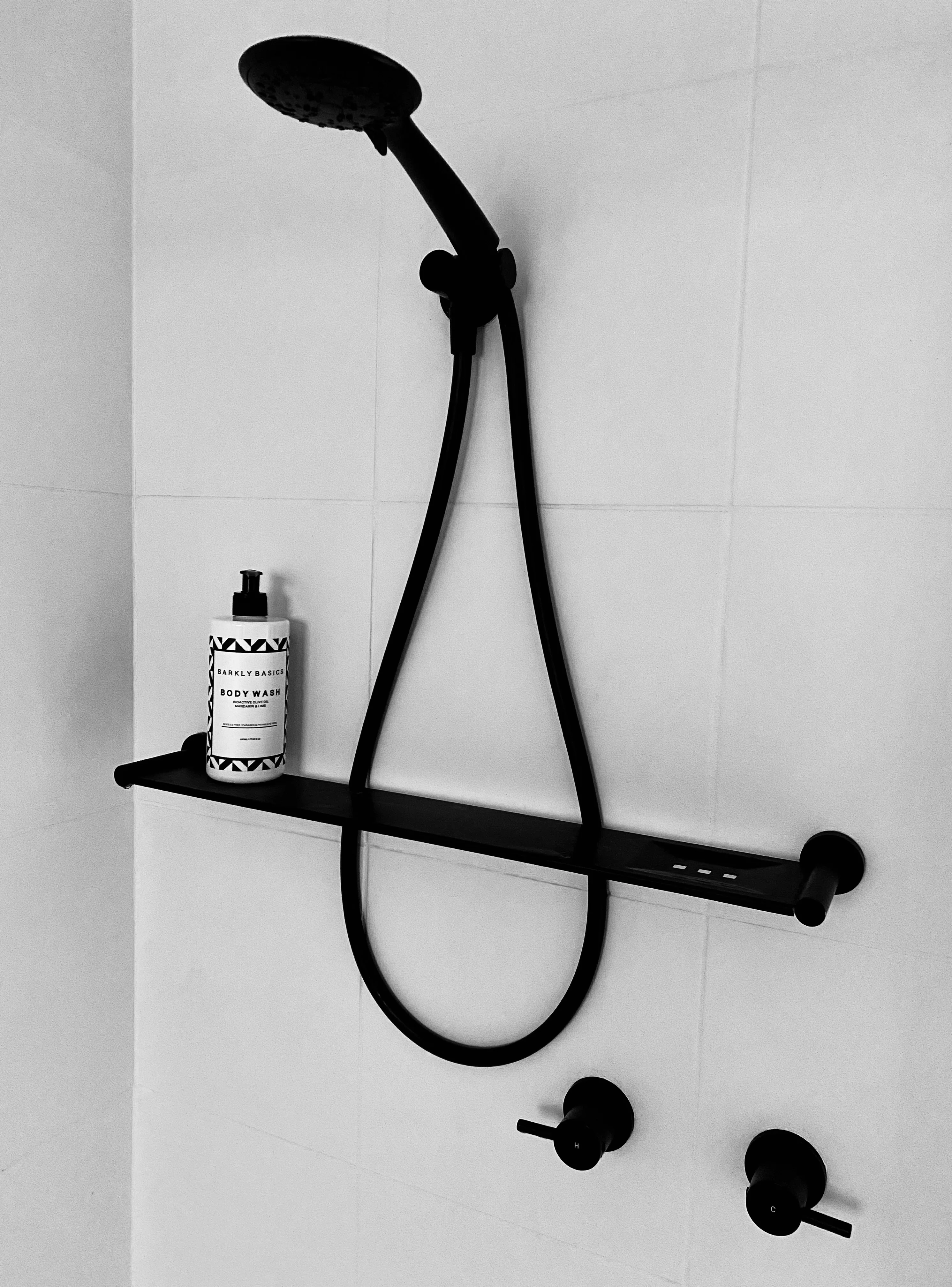 Round Bathroom Shelf - Matte Black - Image 4
