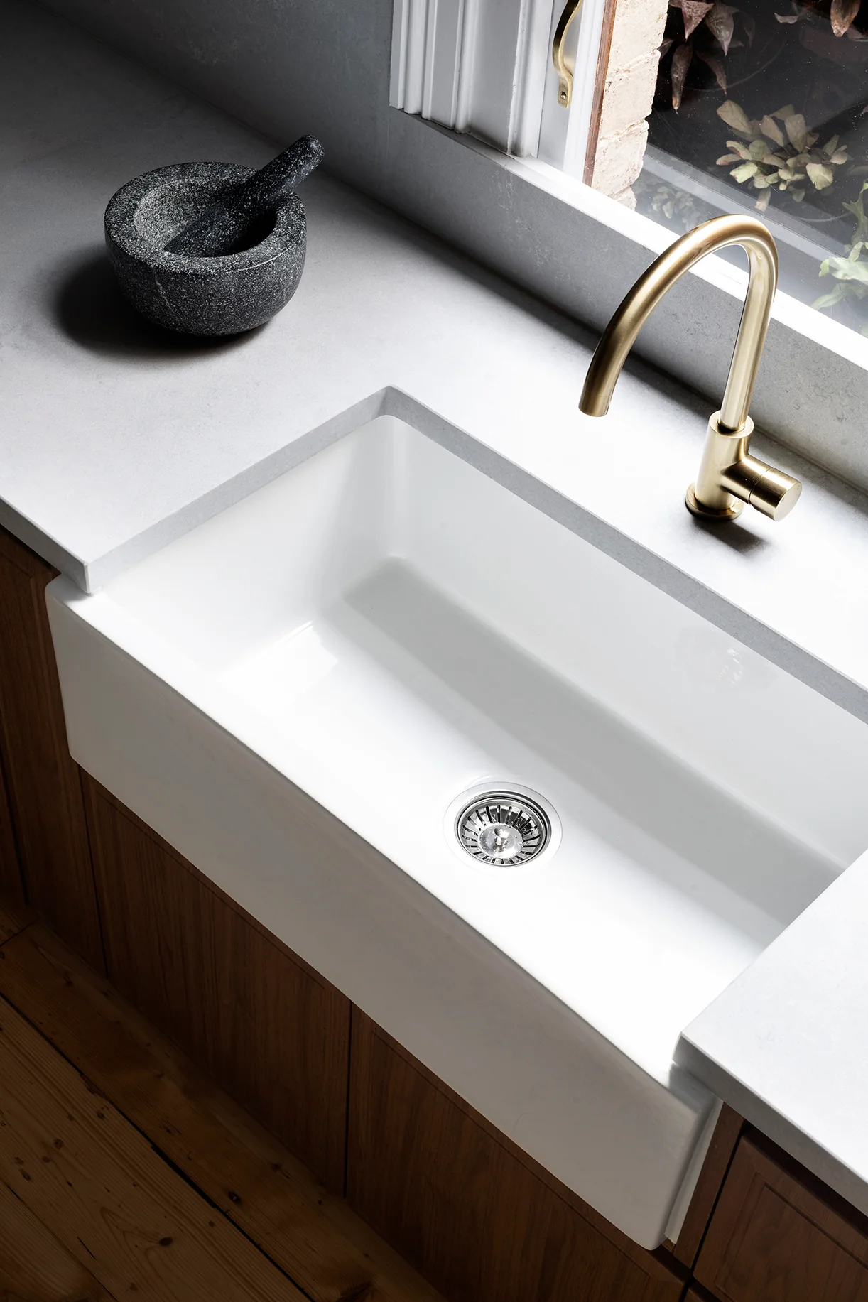 Round Gooseneck Kitchen Mixer Tap with Pinless Handle - PVD Tiger Bronze - Image 5
