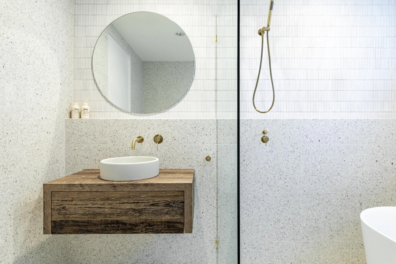 Round Shower on Swivel Bracket - PVD Tiger Bronze - Image 3