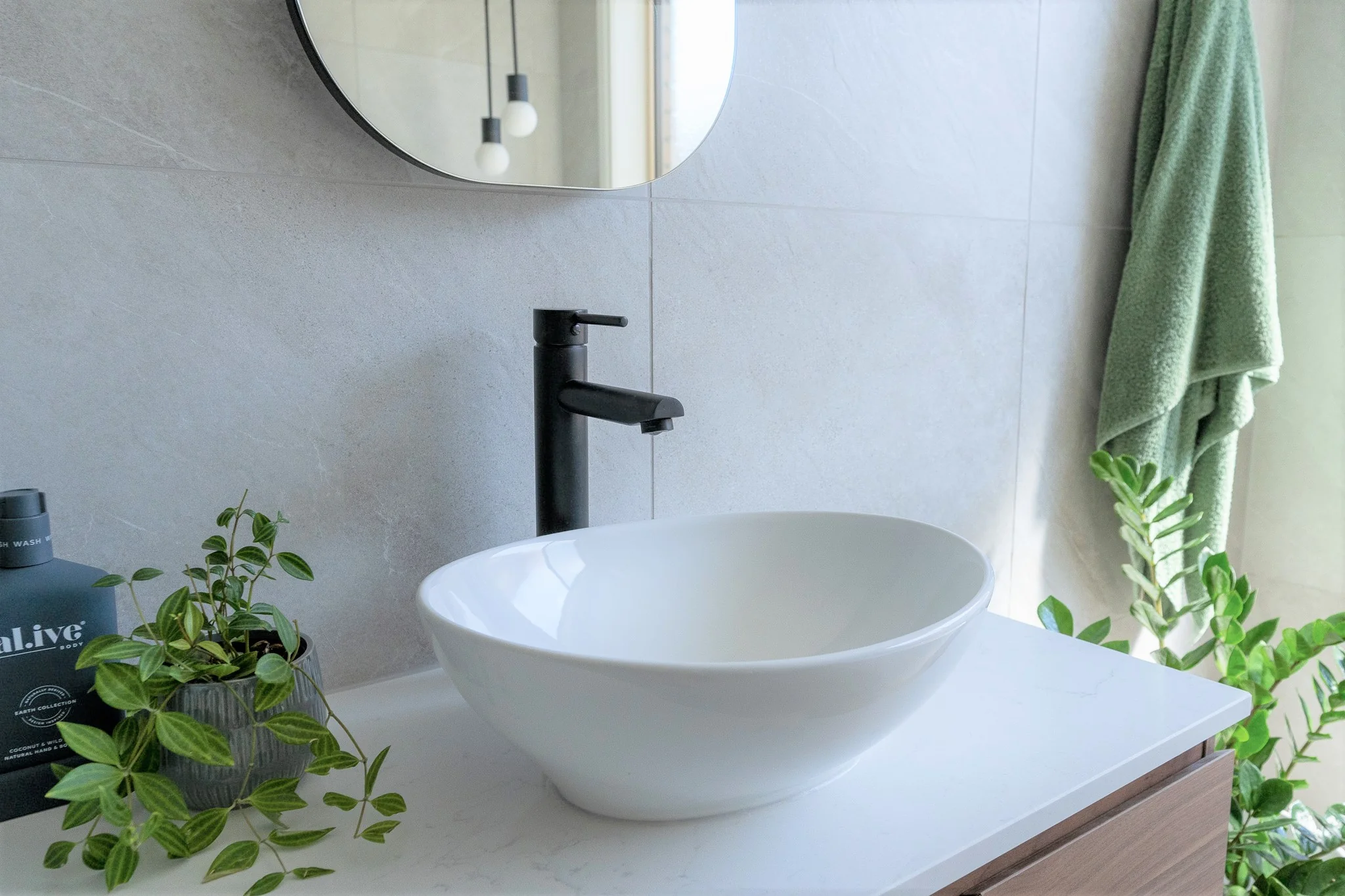Round Tall Basin Mixer - Matte Black - Image 7