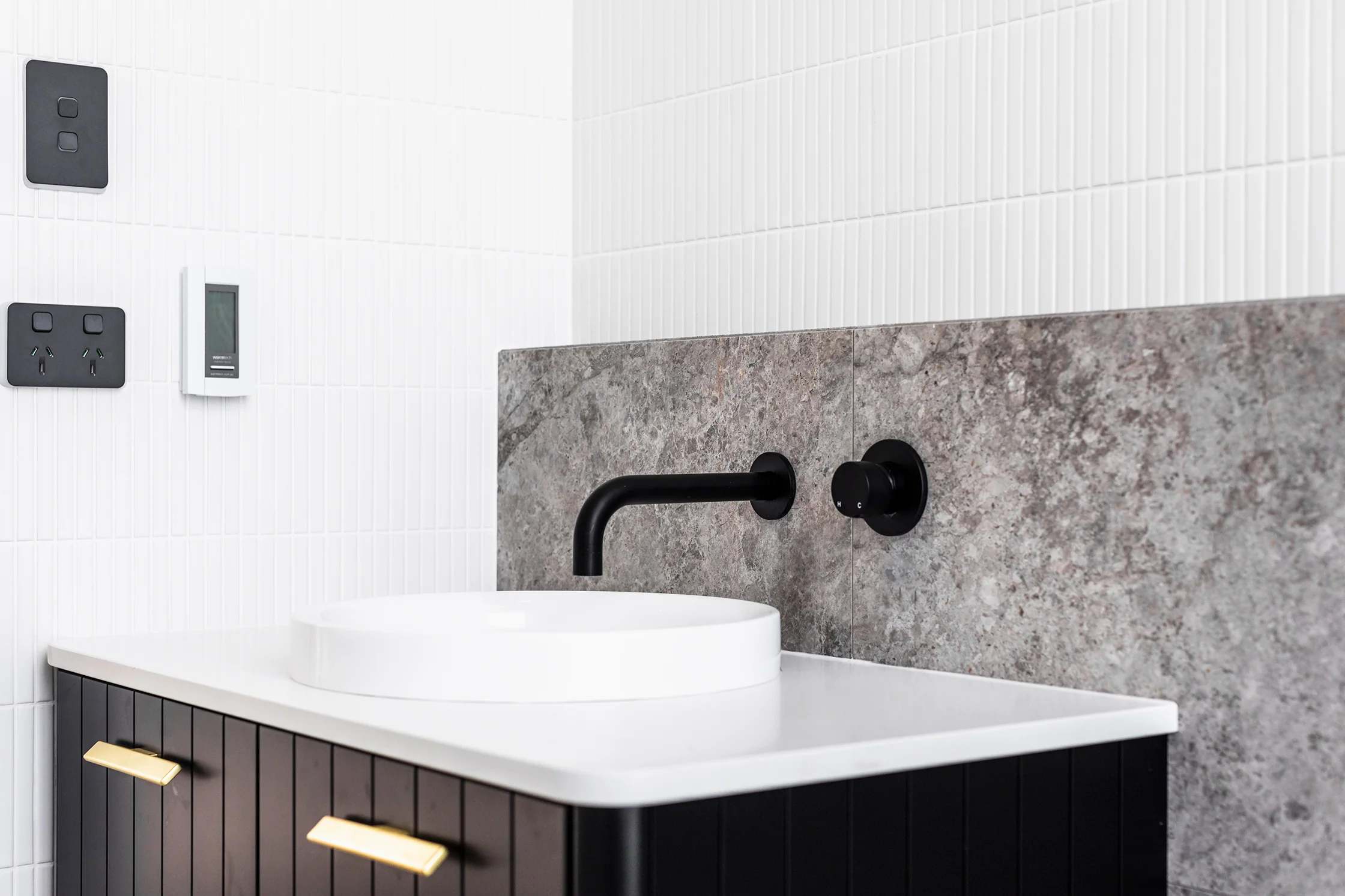 Round Wall Mixer Pinless Handle Trim Kit (In-wall Body Not Included) - Matte Black - Image 4