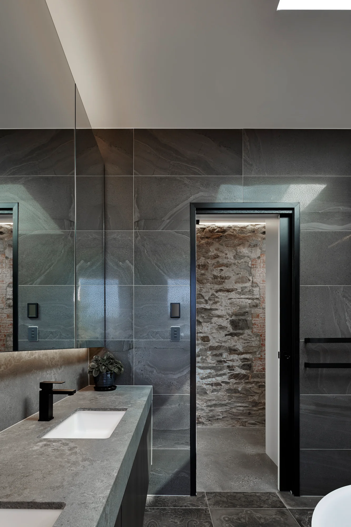 Square Basin Mixer - Matte Black - Image 4